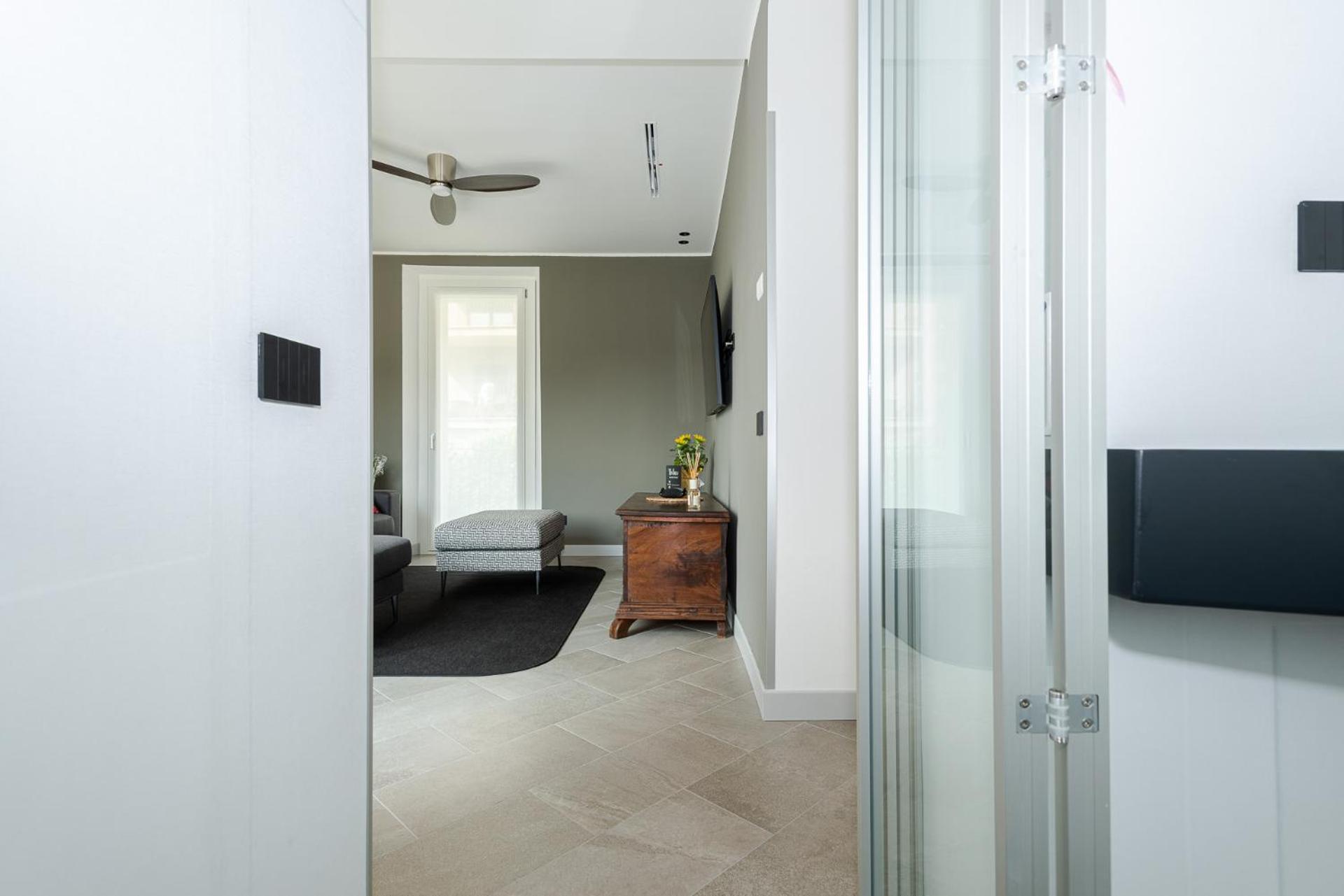Appartamento Mg House Luxury Côme Esterno foto
