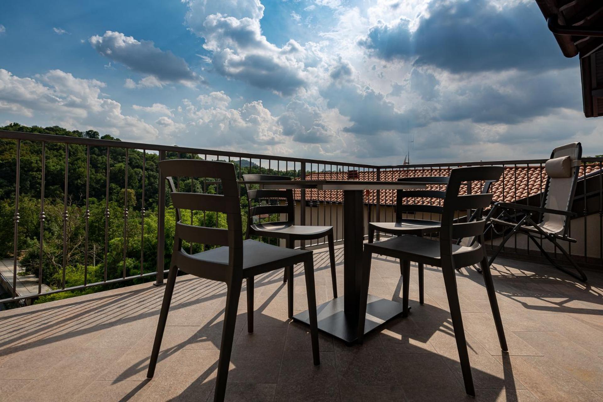 Appartamento Mg House Luxury Côme Esterno foto