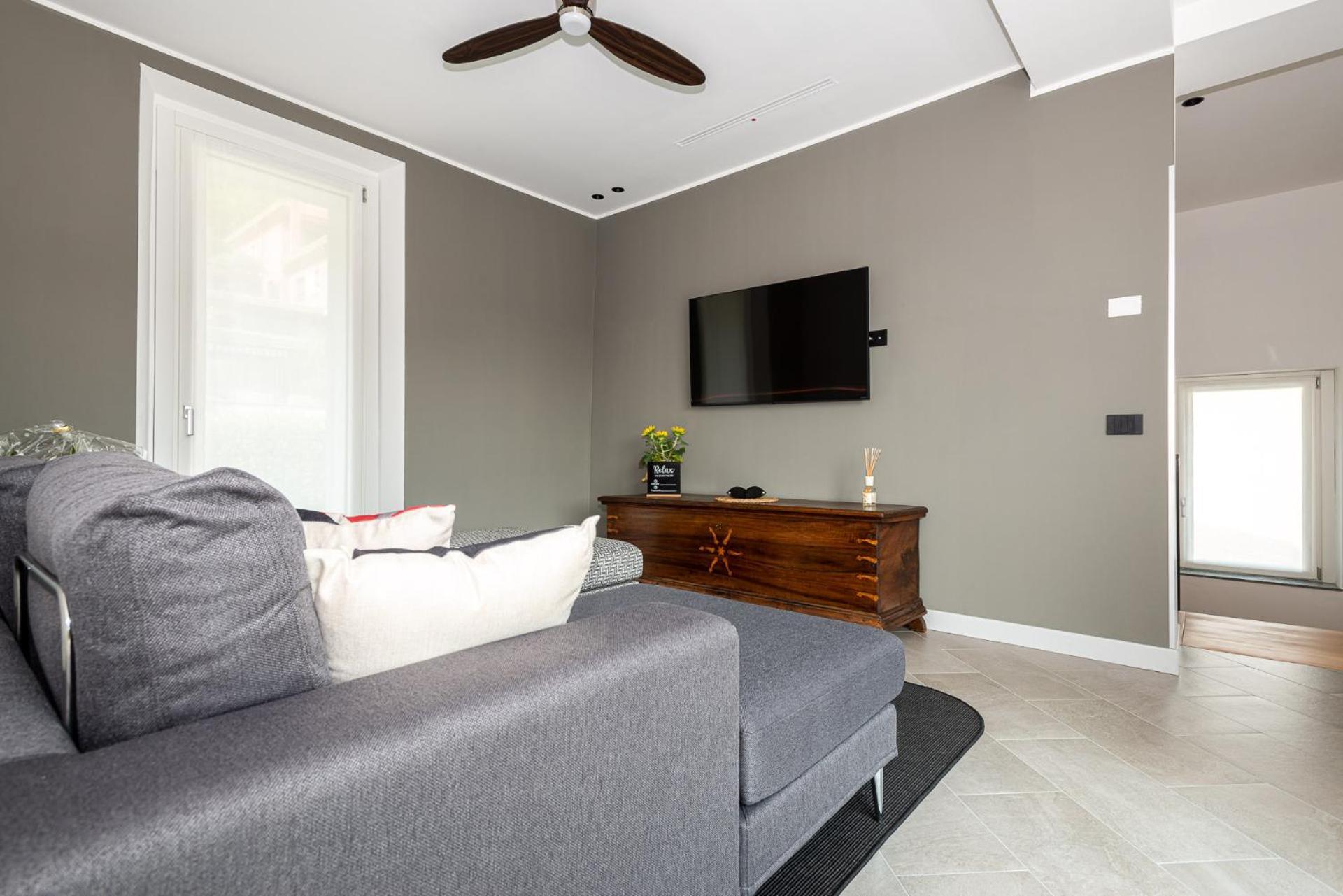 Appartamento Mg House Luxury Côme Esterno foto