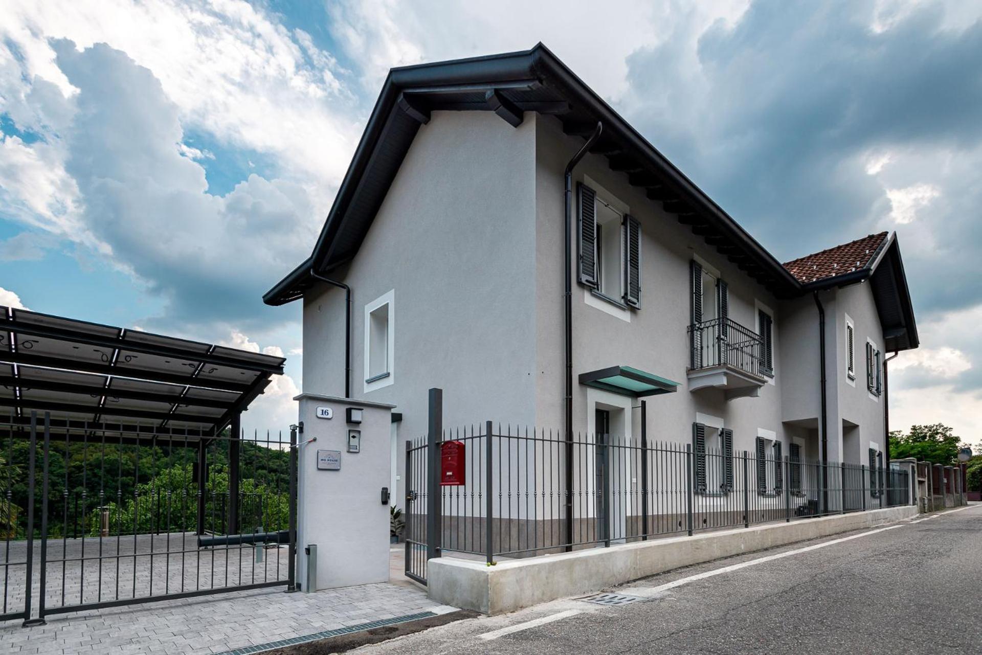 Appartamento Mg House Luxury Côme Esterno foto