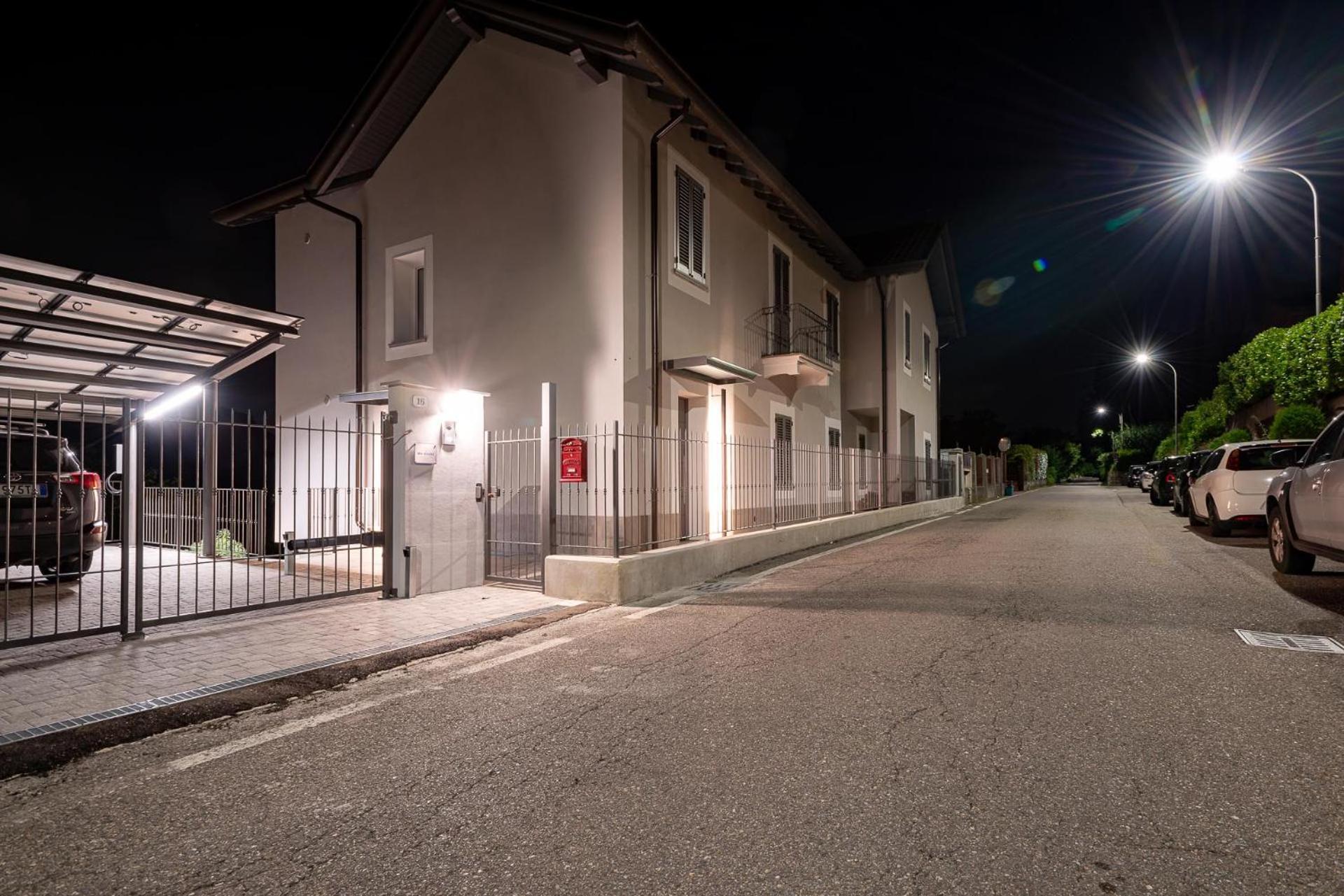 Appartamento Mg House Luxury Côme Esterno foto
